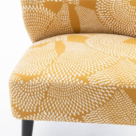 Fauteuil ethnique moutarde et écru - 62x65x71cm - TANZANIE par Amadeus