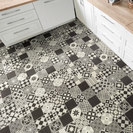 Sol Vinyle/PVC - Dalle clipsable - Carreaux de ciment gris, blanc et noir LISBONNE - Decotile par Kalinafloor