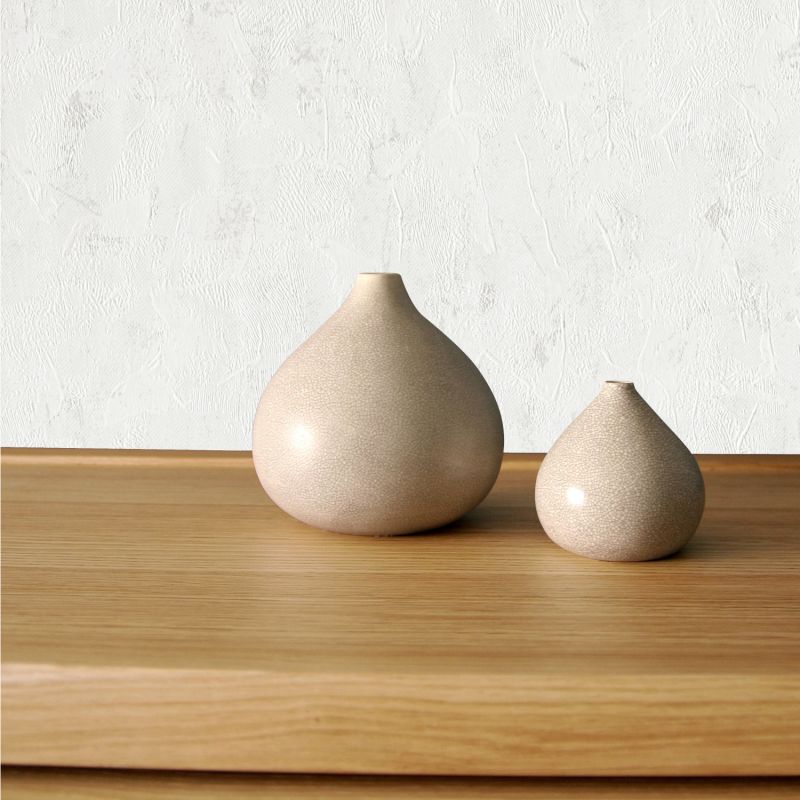 Papier peint standard faux uni blanc et taupe irisé PATINE - Basiques par Ugepa - L24000