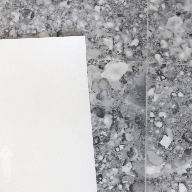 Sol Vinyle/PVC - 4m - carrelage terrazzo et gris moucheté CALICHE 594 Essential Vigan par IVC