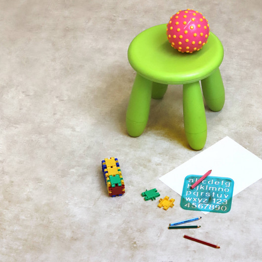 Sol Vinyle/PVC - 4m - béton beige PINNACLES 532 - Smart Bingo par IVC