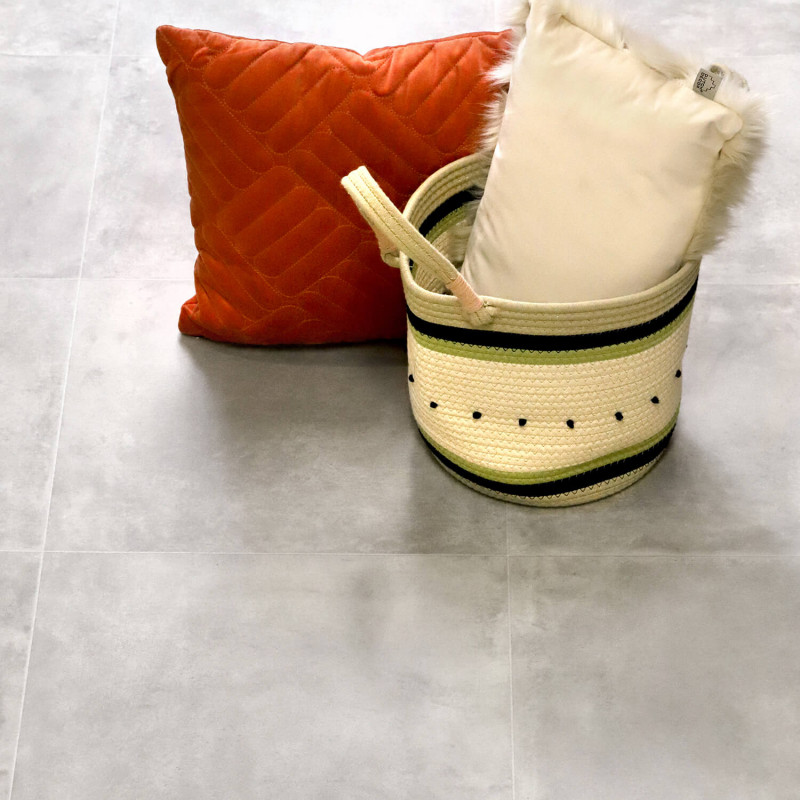 Sol Vinyle/PVC - 4m - carrelage gris et effet béton mat BURTON 583 - Essential Vigan par IVC