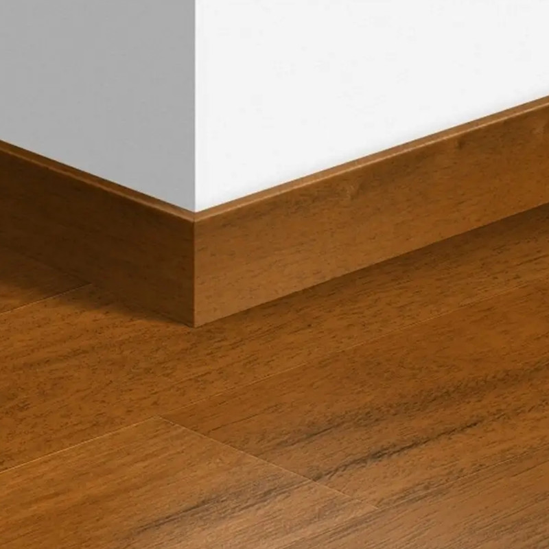 Plinthe ASSORTIE- 77x14x2400 - coloris MERBAU - par QUICK STEP