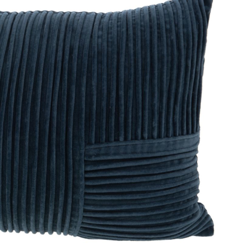 Coussin contemporain bleu marine - 40x60cm - PLIS par Amadeus